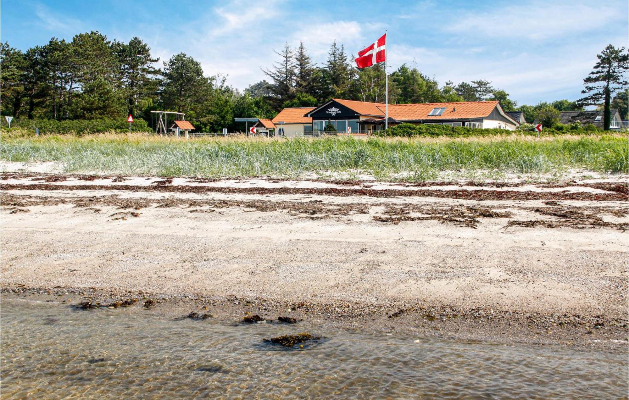 Strandhuset Knebel Exterior photo